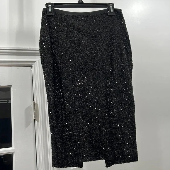 Express O-Neck Solid Sequins Short Sleeve crop top with matching pencil skirt - Picture 2 of 5